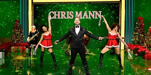 Video: Chris Mann Performs New Single 'Santa We’re Ready!' on TAMRON HALL