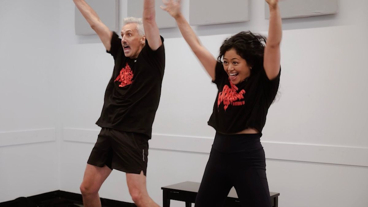 Video: Just In Time for Spooky Season… Learn ‘The Time Warp’ from THE ROCKY HORROR SHOW Video: Just In Time for Spooky Season… Learn ‘The Time Warp’ from THE ROCKY HORROR SHOW