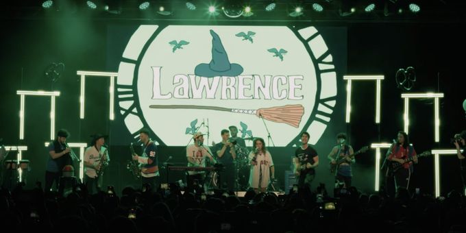 Video: Gracie Lawrence & Darren Criss Sing HAIRSPRAY, WICKED & More in Medley