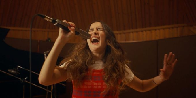 Video: Gracie Lawrence Performs Stripped-Down Version of 'Who’s Sorry Now?'