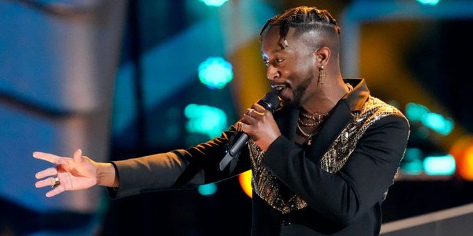 Video: HAMILTON Actor Deejay Young Auditions For THE VOICE 