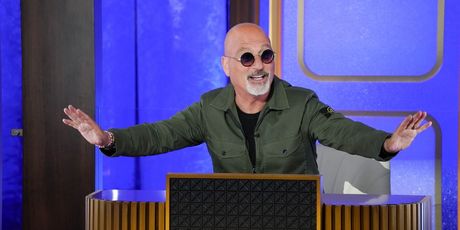 Video: Sneak Peek Clip From 'Legacy Show' Episode of HOLLYWOOD SQUARES Photo