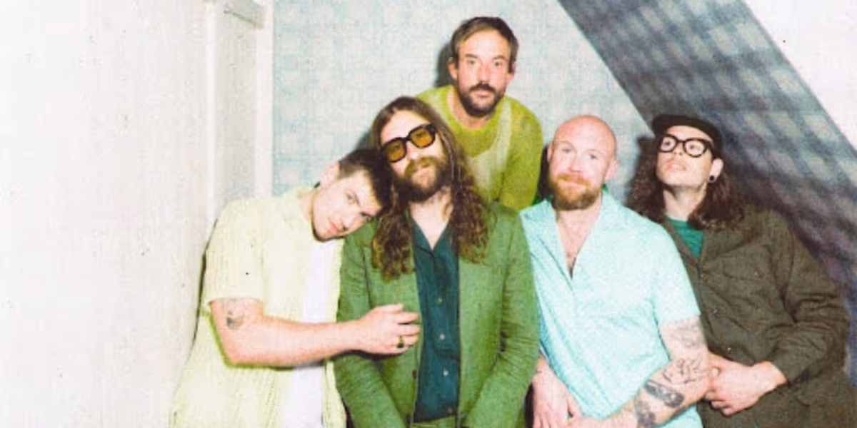 Video: IDLES Play 'Gift Horse' on THE TONIGHT SHOW