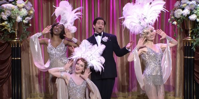 Video: Jake Gyllenhaal Sings Boyz II Men and FOLLIES Parodies on SNL Season Finale