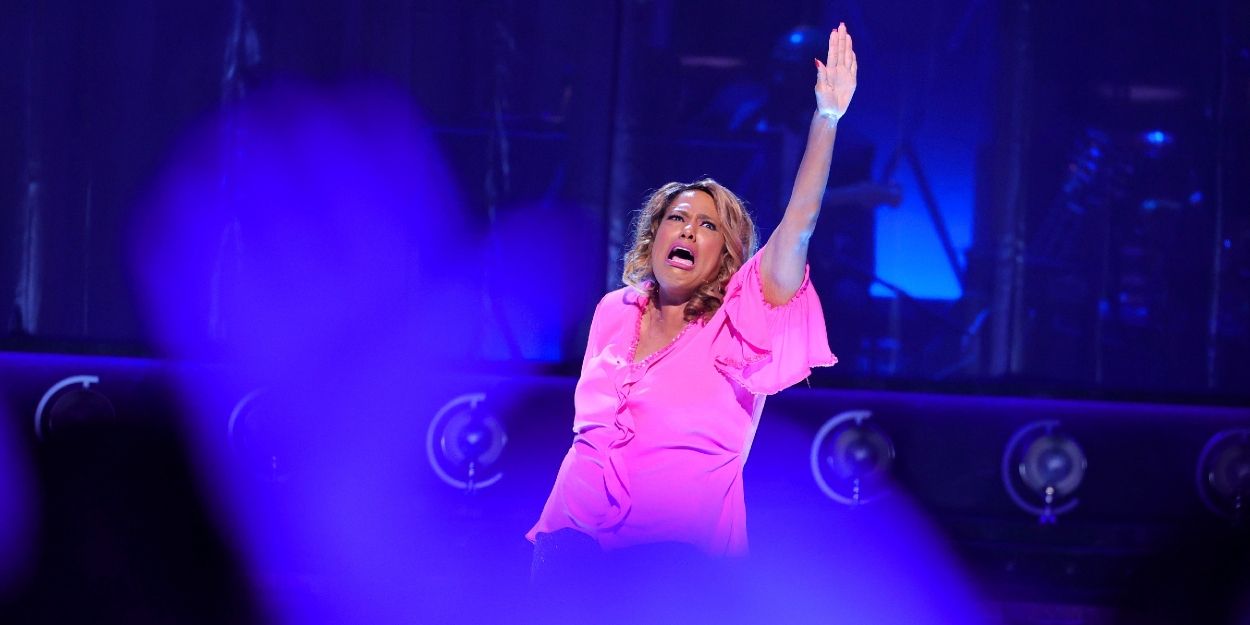 Video: Jennifer Holliday Performs Iconic DREAMGIRLS Song With Broken Microphone Video