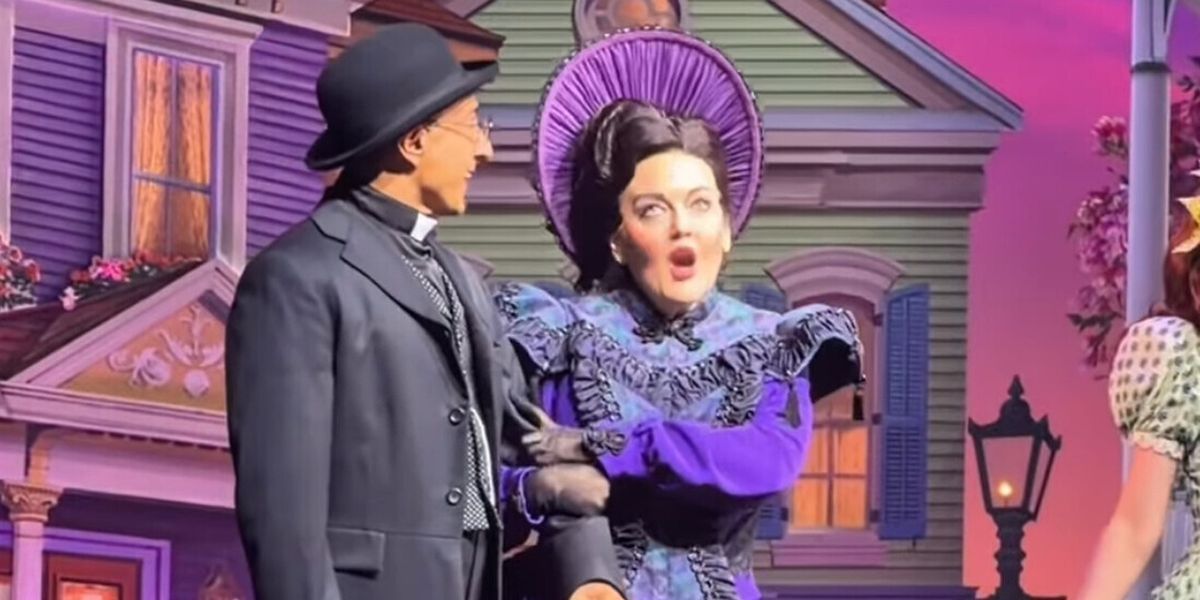 Video: Jennifer Simard Debuts As ‘Mildred Layton’ in SCHMIGADOON! on Broadway Video: Jennifer Simard Debuts As ‘Mildred Layton’ in SCHMIGADOON! on Broadway