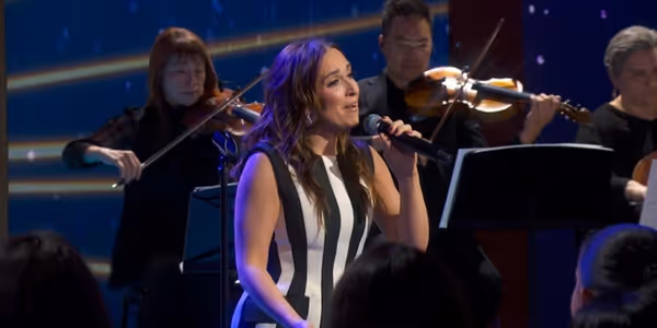 Video: Jessica Vosk Performs 'Wind Beneath My Wings' on GOOD MORNING AMERICA Photo
