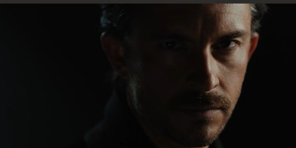 Video: Jonathan Bailey, Ella Purnell, Aimee Lou Wood & More Star in Audible's DRACULA
