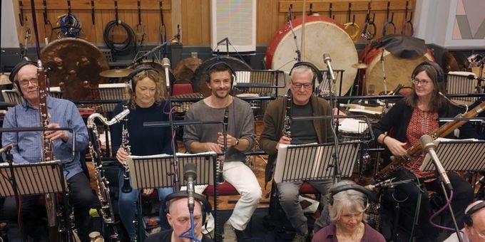 Video: Jonathan Bailey Plays the Clarinet for JURASSIC WORLD REBIRTH 
