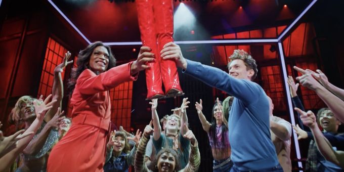 Video: KINKY BOOTS UK Tour Trailer