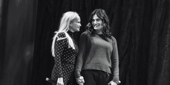 Video: Kristin Chenoweth Surprises Idina Menzel at REDWOOD