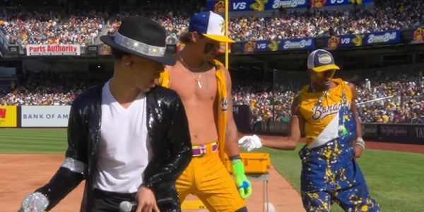 Video: MJ THE MUSICAL Joins the Savannah Bananas for a Special Performance Photo