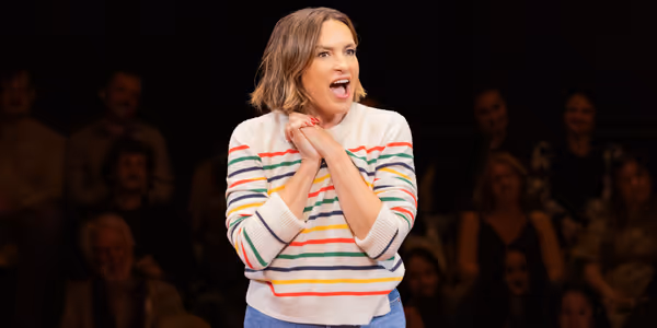 Video: Mariska Hargitay Brings EVERY BRILLIANT THING to The Knicks Championship Parade Photo