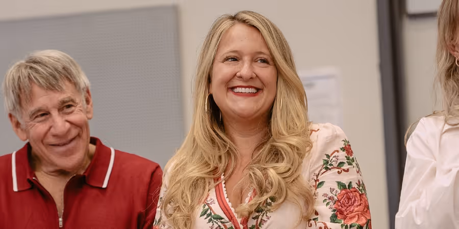 Wake Up With BroadwayWorld September 26, 2025- CHICAGO Welcomes Mira Sorvino and Bianca Marroquin and More! Image