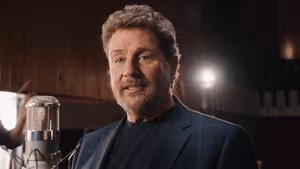 Michael Ball Performs 'Pure Imagination' Ahead of CHARLIE AND THE CHOCOLATE FACTORY