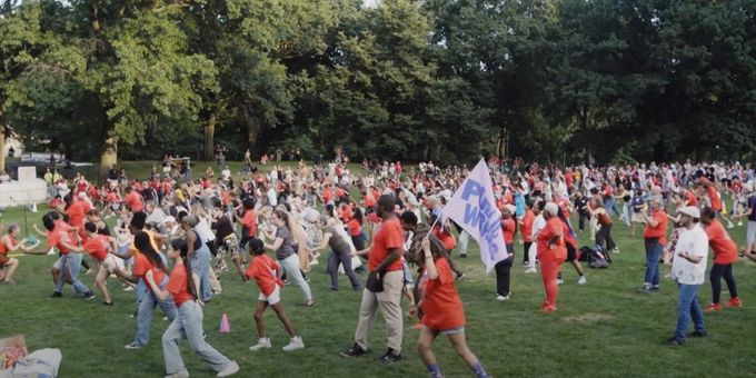 Video: New Yorkers Gather in Central Park to Dance to HELL'S KITCHEN Anthem
