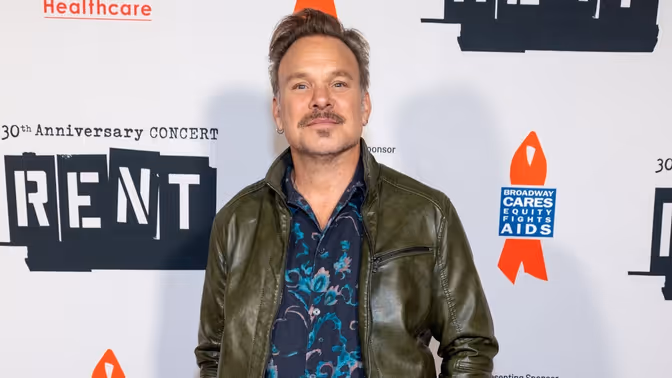 Norbert Leo Butz Shares Backstage Look at the RENT Reunion Concert