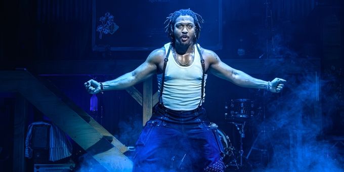 Video: Nygel D. Robinson Sings 'A Dios' in MEXODUS