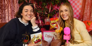 Video: Original HEATHERS Stars Barrett Wilbert Weed & Elle McLemore Reunite