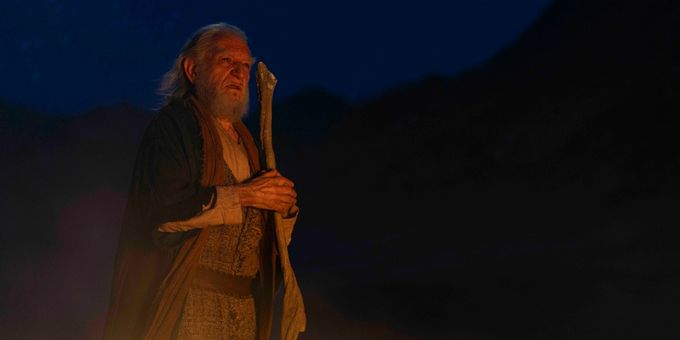Video/Photos: Ben Kingsley is Moses in New HOUSE OF DAVID Companion Special