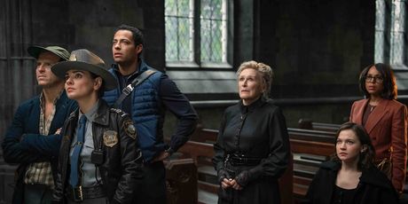 Video/Photos: Daniel Craig Is Back in New Trailer for WAKE UP DEAD MAN: A KNIVES OUT MYSTE Photo