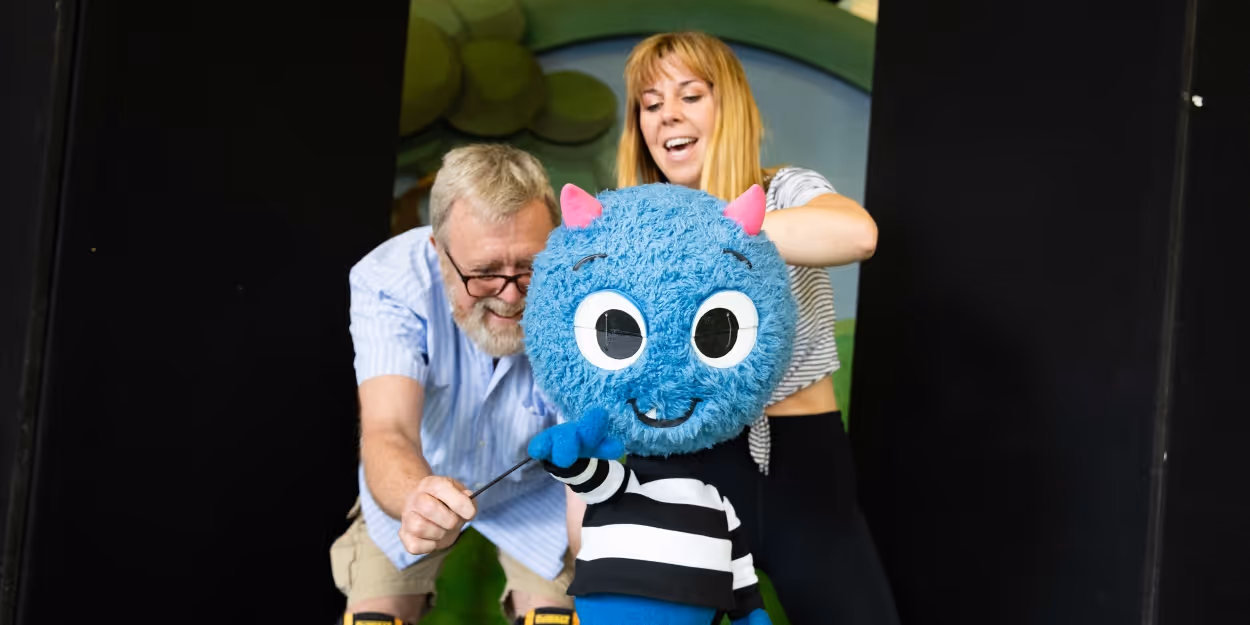 Video/Photos: Full Cast Set and First Look at UK Tour of THERE'S A MONSTER IN MY SHOW Video