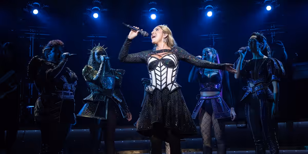Video: Lose Your Head Over OG SIX Queens Aimie Atkinson & Natalie Paris