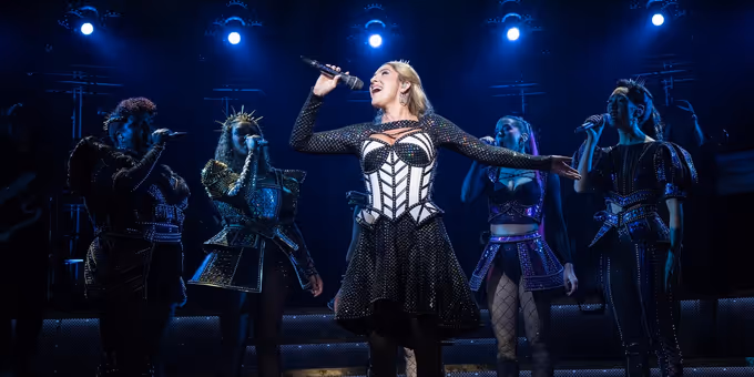 Video: Lose Your Head Over OG SIX Queens Aimie Atkinson & Natalie Paris