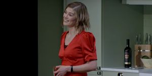 Video: Rosamund Pike Stars in INTER ALIA at the National Theatre