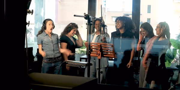 Video: SIX Releases 'Ex-Wives / SIX' Mash-Up in Spanish Ahead of Madrid Run Photo