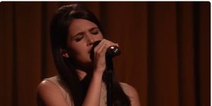 Video: Sienna Spiro Performs Hit Single 'Die On This Hill' on THE TONIGHT SHOW