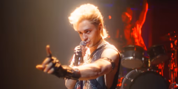 Video: THE LOST BOYS Cast Performs 'Have to Have You' Photos