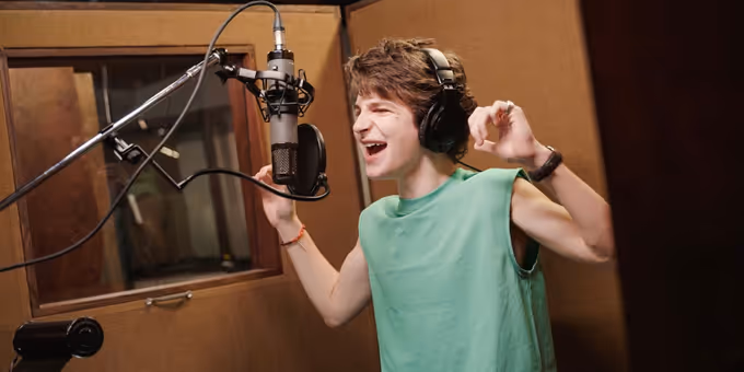 Video: Watch Benjamin Pajak Record 'Superpower' from THE LOST BOYS