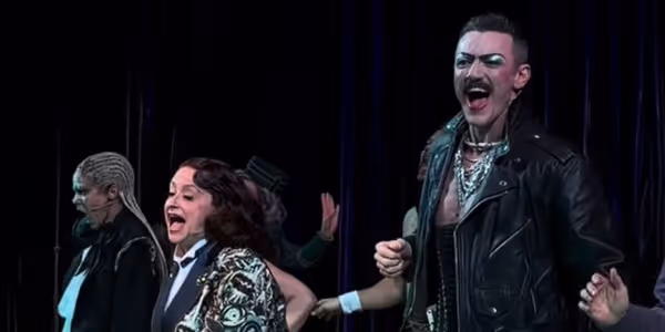 Video: THE ROCKY HORROR SHOW Does the 'Time Warp' On Opening Night Photo
