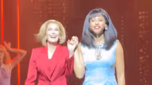 Video: Teri Hatcher Takes First Bows in THE DEVIL WEARS PRADA in London