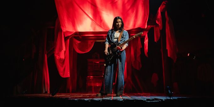 Photos & Video: First Look at WHITE ROOSTER at Lookingglass Theatre