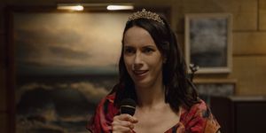 Kate O'Flynn Learns How to Host a Party in WIDOW'S BAY Sneak Peek Clip