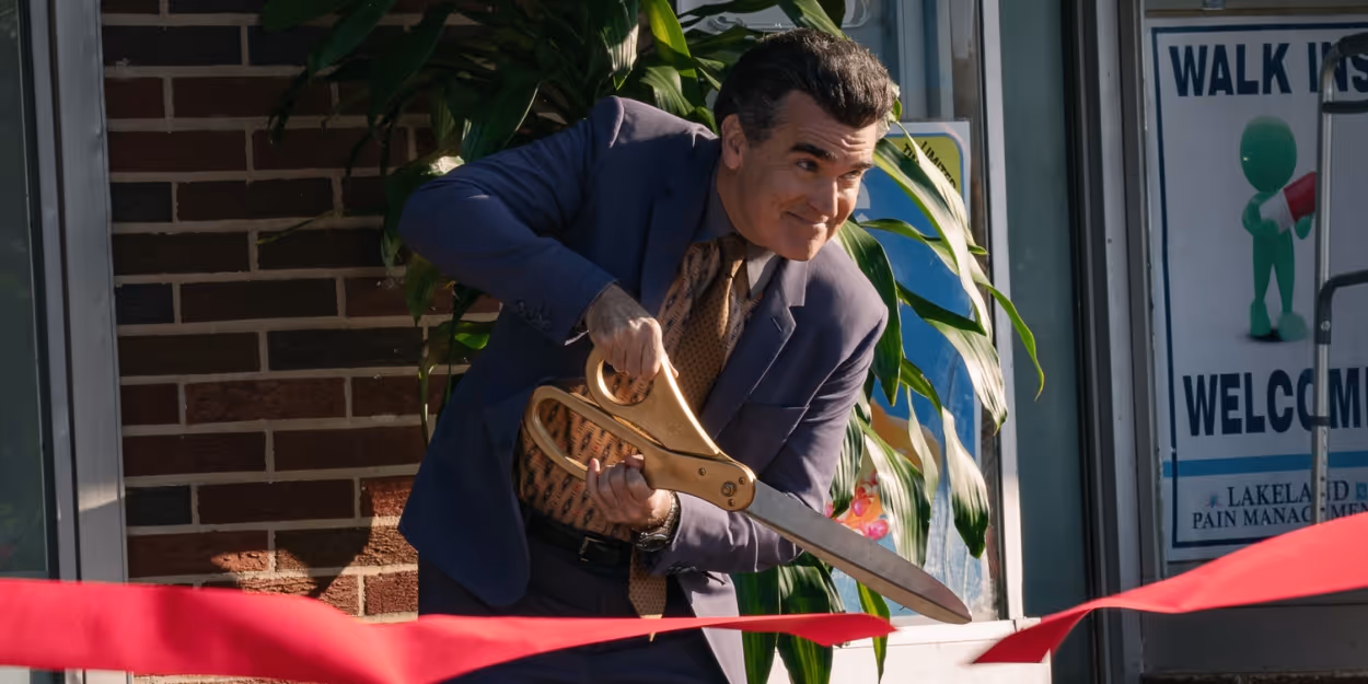 Video: Watch Brian d'Arcy James in Netflix's PAIN HUSTLERS Teaser Starring Emily… Video