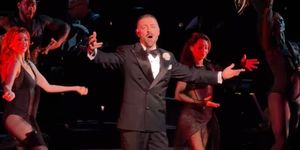 Watch Matteo Lane Perform 'Razzle Dazzle' in CHICAGO on Broadway