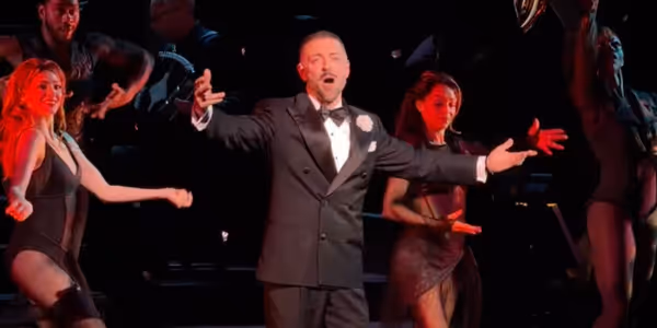 Video: Watch Matteo Lane Perform 'Razzle Dazzle' in CHICAGO on Broadway Photo