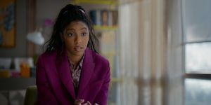 Video: Gaby Gives Alice Advice in Clip From Episode 5 of SHRINKING Season 3