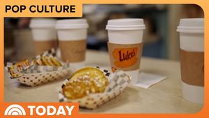 Warner Bros. Turns Studio Lot Into Stars Hollow for GILMORE GIRLS Holiday Event
