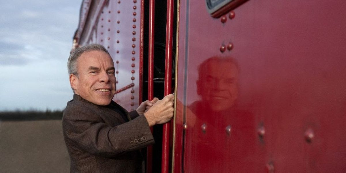 Warwick Davis to Return as Professor Flitwick in HARRY POTTER Series; Brid Brennan & More Join Cast