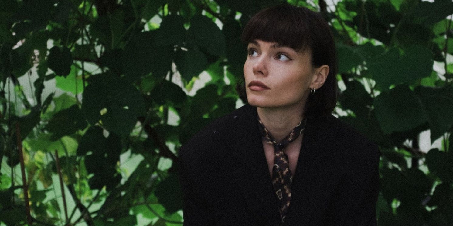 Winona Oak Shares New Single 'Fire Escapes'  Image