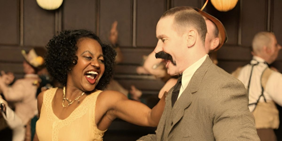 World Premiere of THE BEE'S KNEES by Judy Reynolds to be Presented at the Theatre Centre