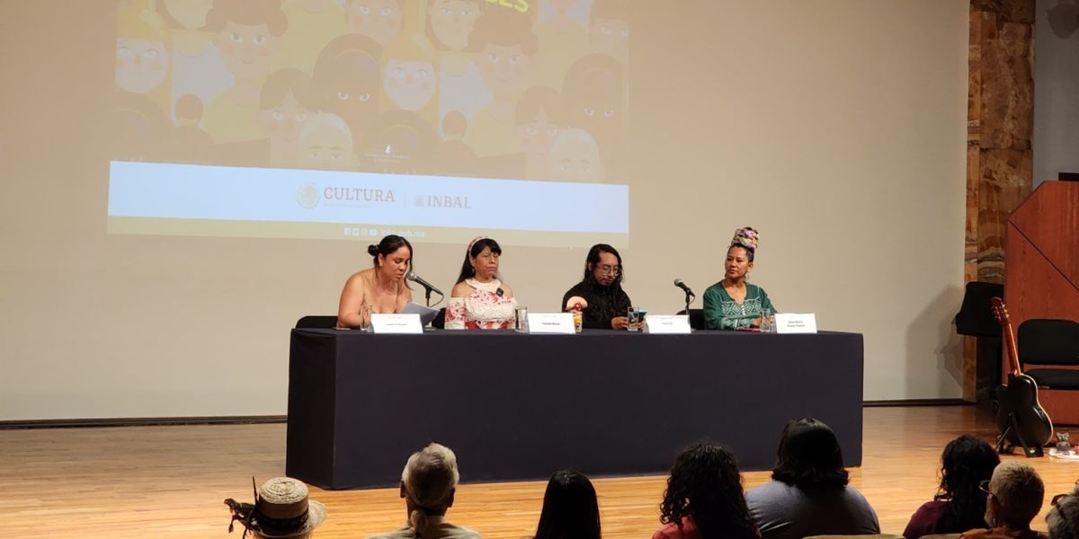 Yolanda Matías, Aleida Violeta Vázquez Y Karloz Atl Comparten Poesía En Lenguas Originarias En El Palacio De Bellas Artes