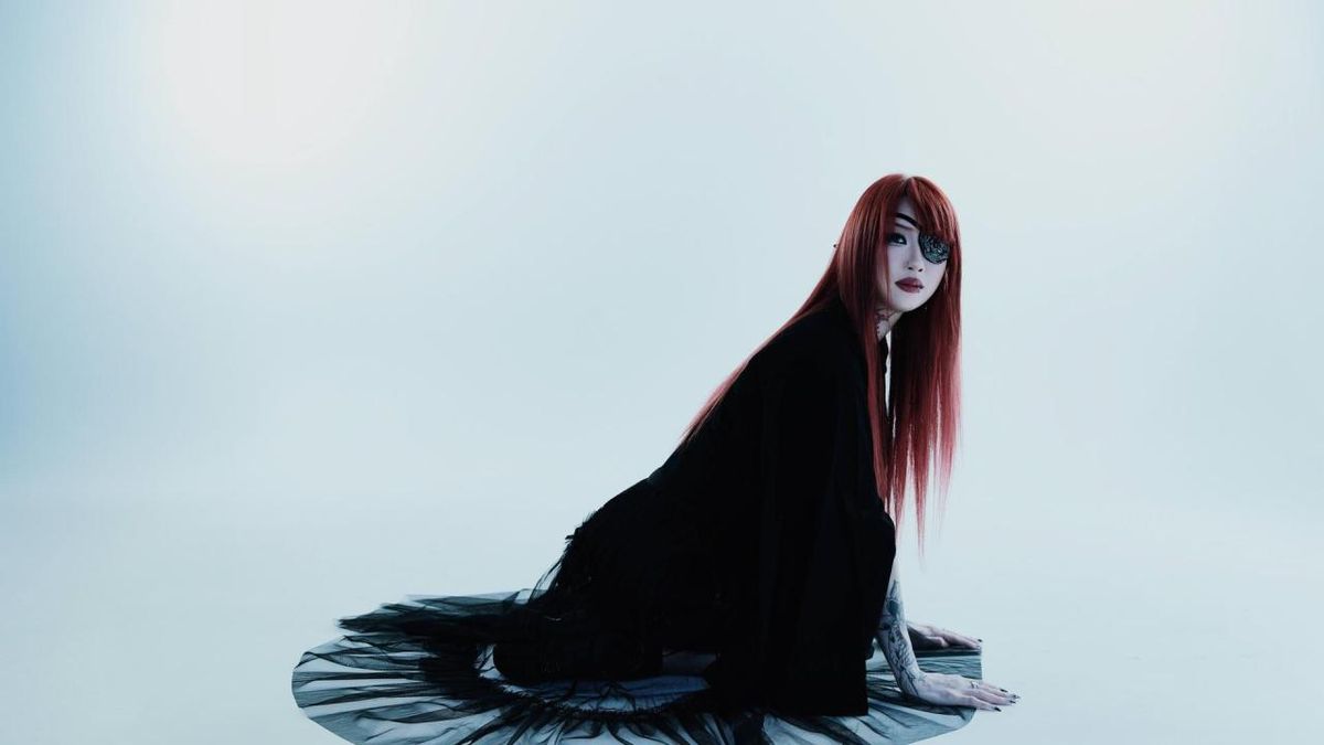Zeph Shares Gritty Electro-Pop Single 'Don't Let Go Til You Hate Me'
