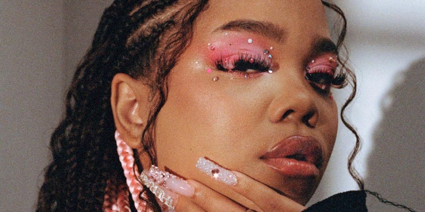 Zoe Wees Releases New Single 'Lighting'  Image