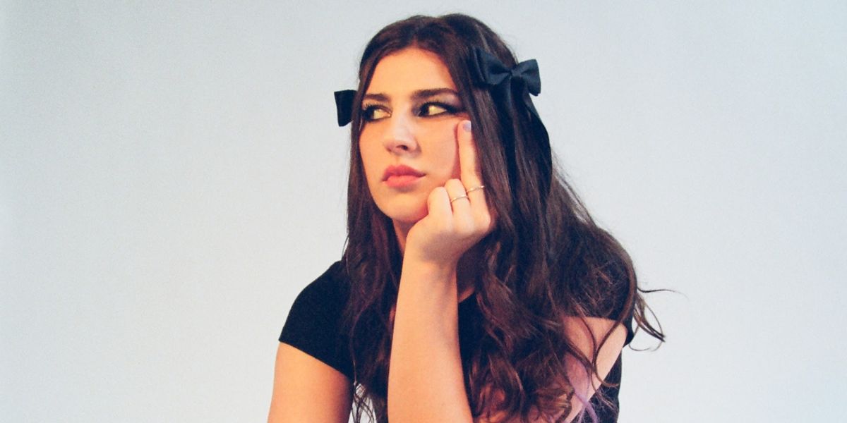 Rachel Bochner Shares New Single 'Hard To Please'