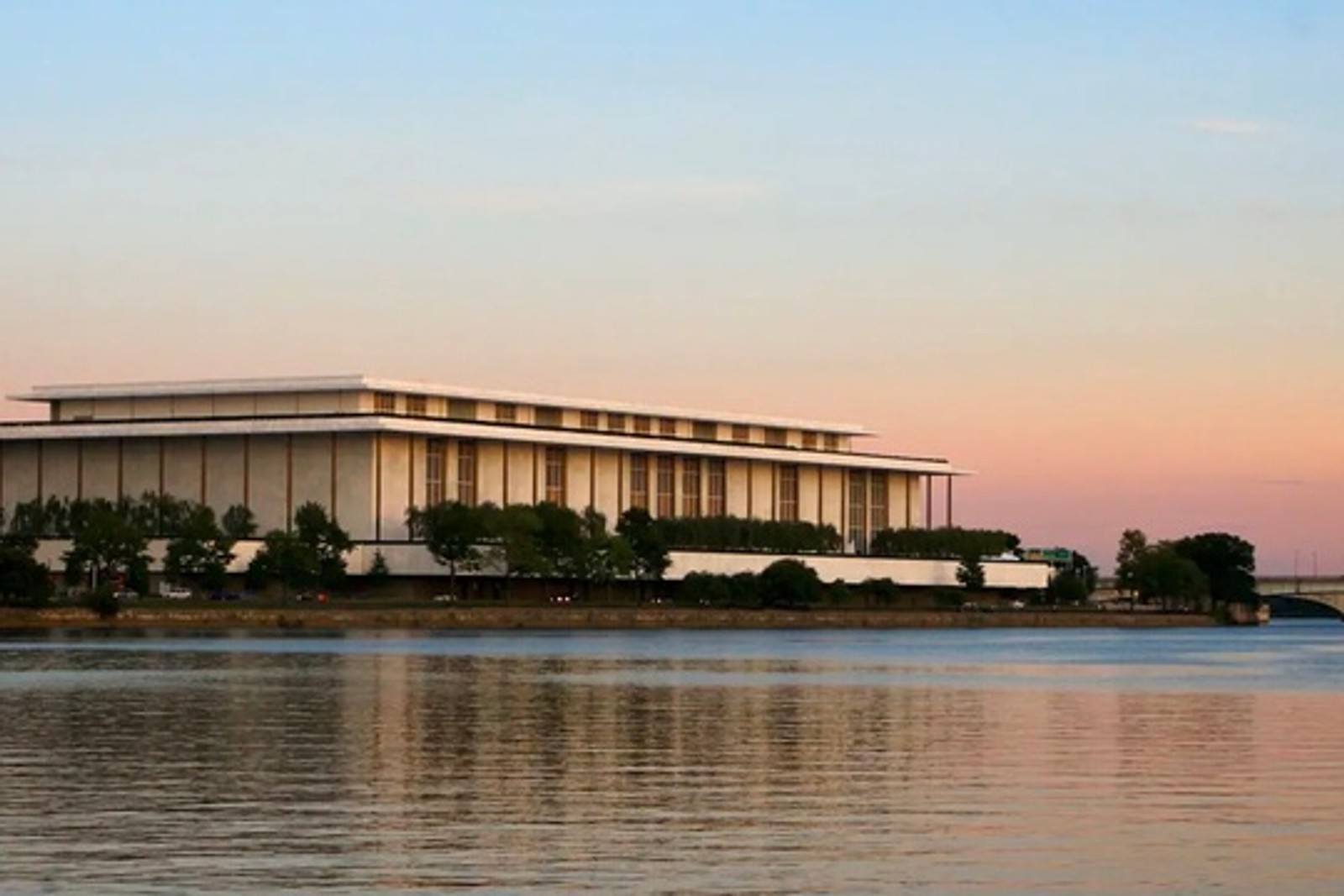 Kennedy Center Could Close Immediately as Leaders Warn of Bankruptcy